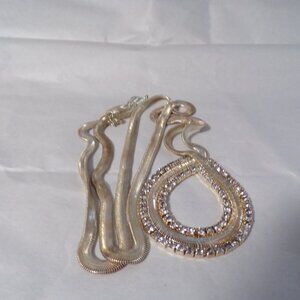 very unique necklace